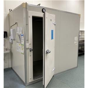 Lot 132

Walk In Chiller - 2.4L x 1.4W x 2.1H
Requires fire sprinkler to be removed and deconstructed @ Buyers Expense